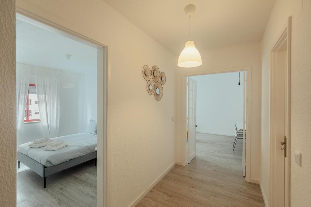 Elegant 3 Bedroom Apt - City Centre - Garage - Metro Lisboa Exterior foto
