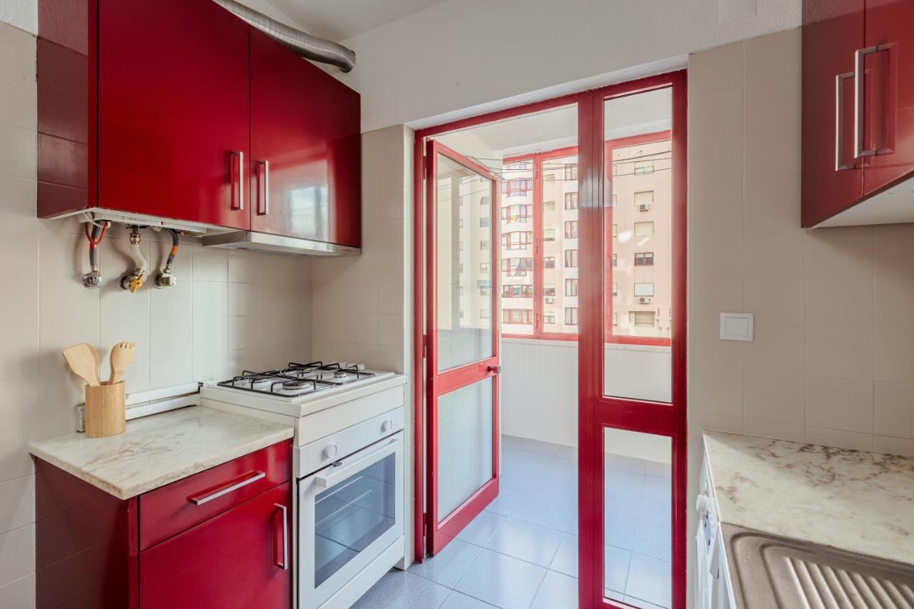 Elegant 3 Bedroom Apt - City Centre - Garage - Metro Lisboa Exterior foto